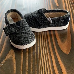 Toms Velcro infant shoes